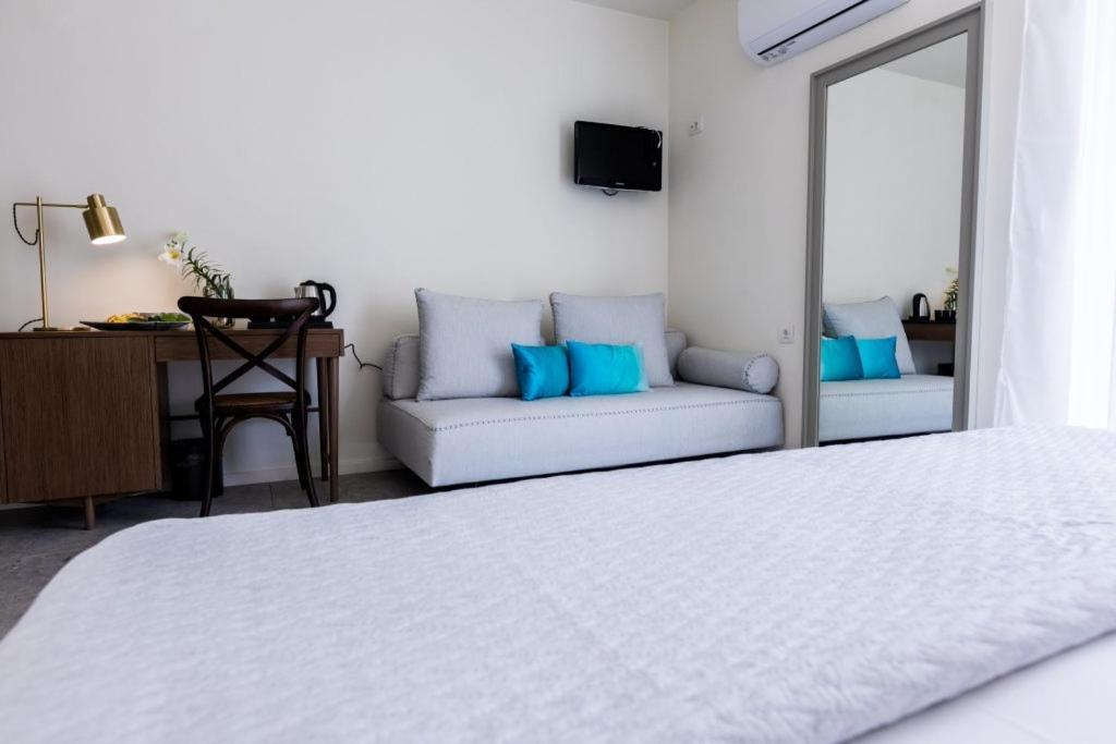Lemon Tree House Aparthotel Karpathos Bagian luar foto