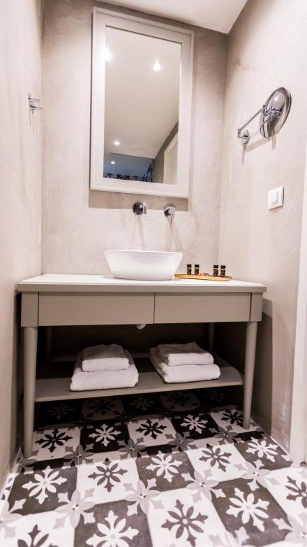 Lemon Tree House Aparthotel Karpathos Bagian luar foto